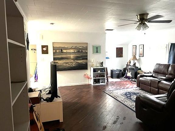 5th image of 2151 N Krome Ave #1