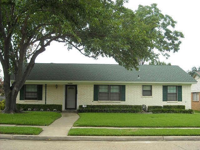 1st image of 1433 Douglas Dr