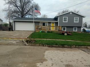 610 Gepke Pkwy, Des Moines, IA 50320