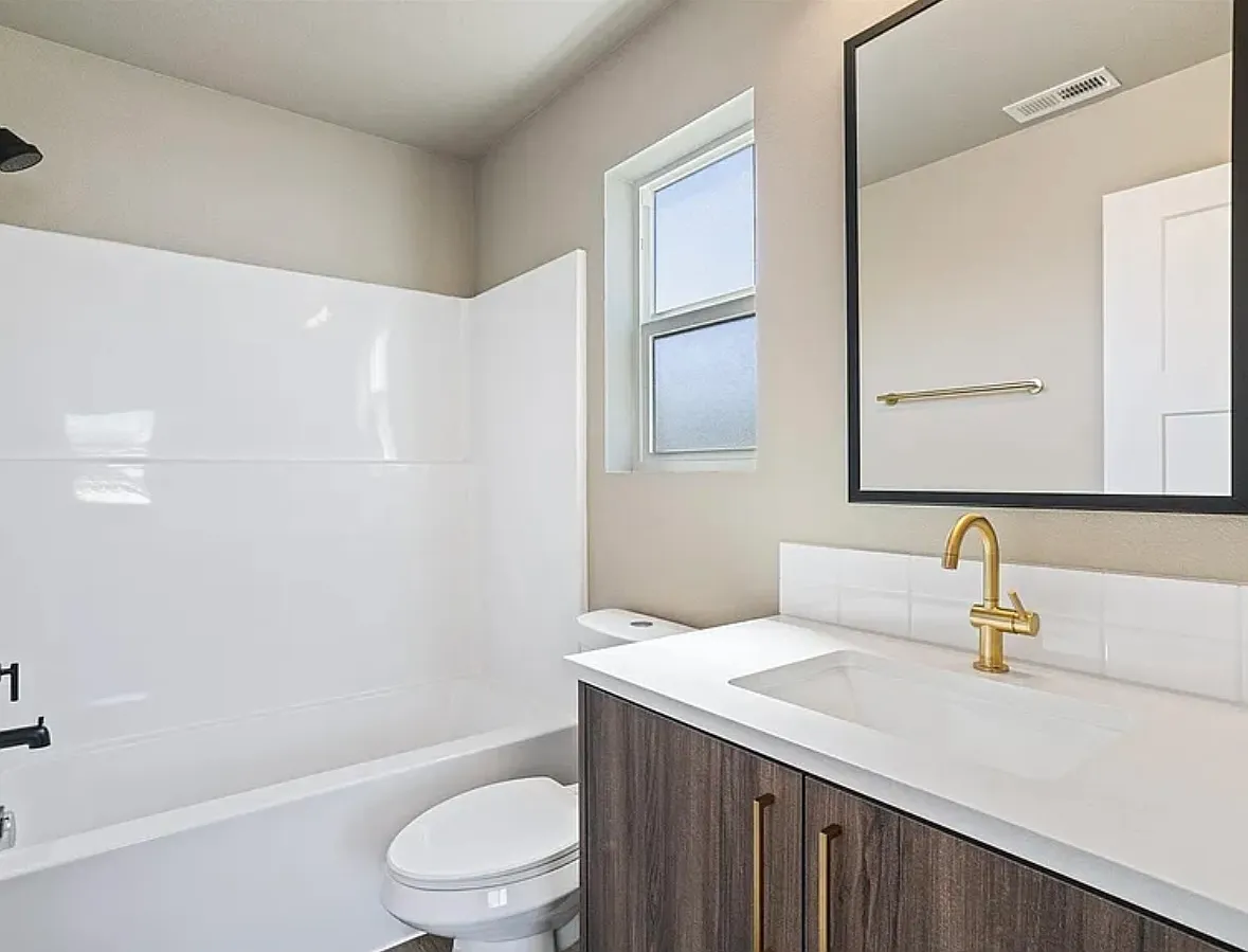 3 bed, 2.5 bath, 1238 sqft, $2,250 — Photo 2