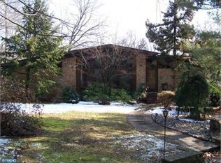 210 Twin Lakes Dr, Mantua, NJ 08051