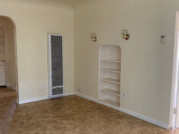 3rd image of 2830 E 8th St #10446182