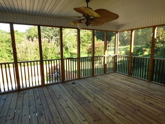 4th image of 3036 Meadowview Dr