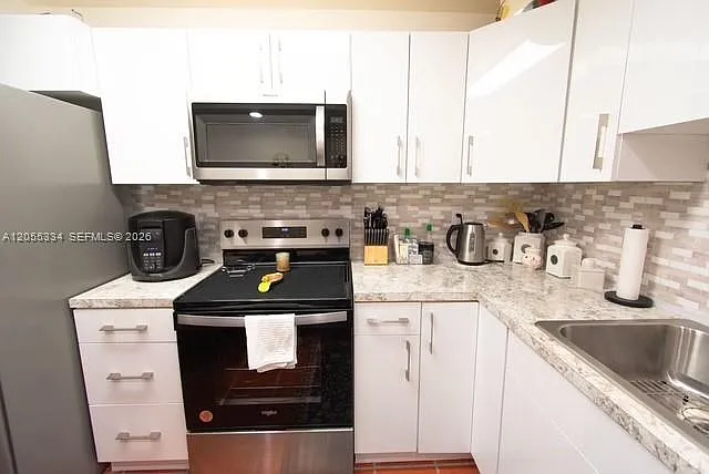 1621 Collins Ave #205 — Photo 7