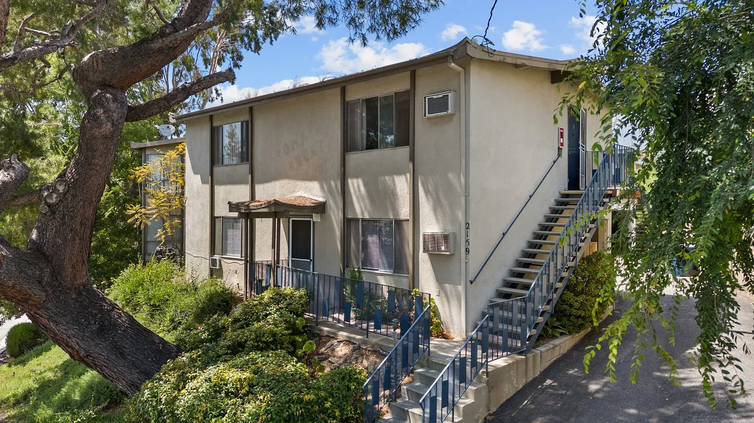2 bed, 828 sqft, $2,950 — Photo 1