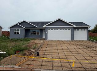 538 Riverview Dr, Berlin, WI 54923