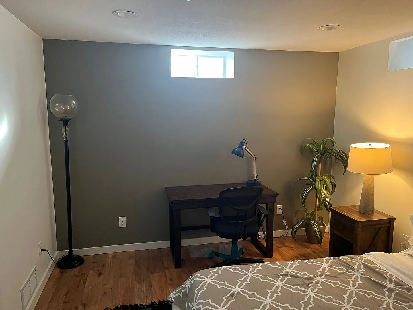 1-bedroom fully furnished — Photo 4