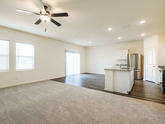 4th image of 5709 Texas Palm Dr