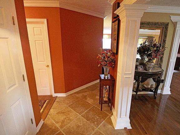 4th image of 69 Candlewood Dr