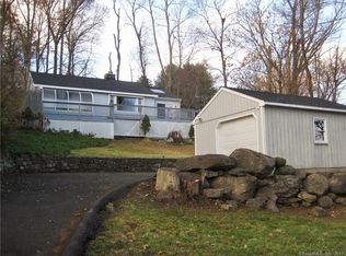 4 Pleasant Dr, Danbury, CT 06811