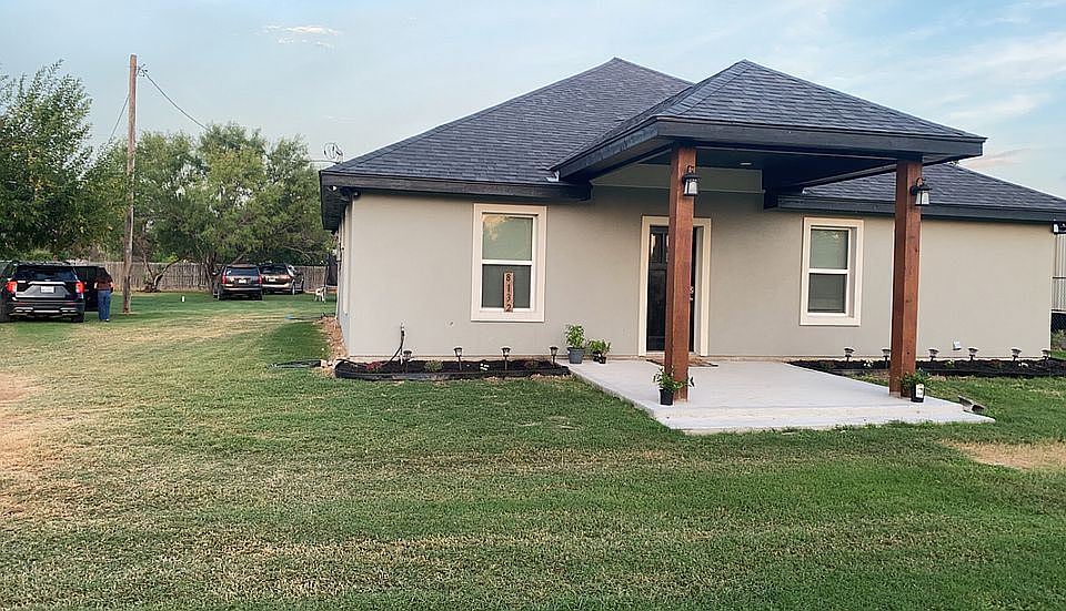 2nd image of 8132 Camino Escondido St