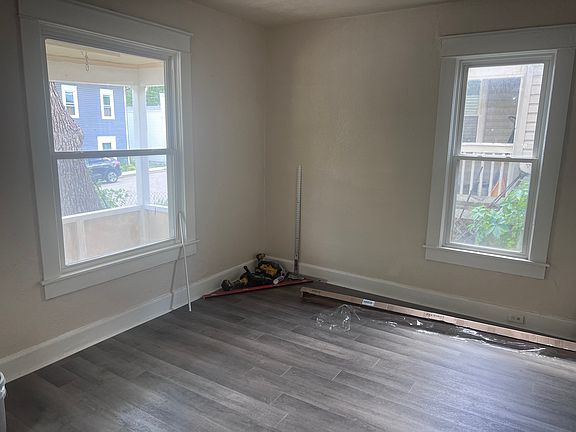 4th image of 1622 W 39th Ave