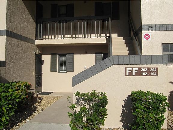 3rd image of 19505 Quesada Ave #F