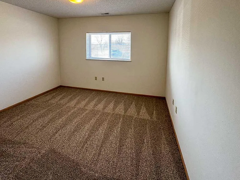 Highland View Apartments — Photo 138