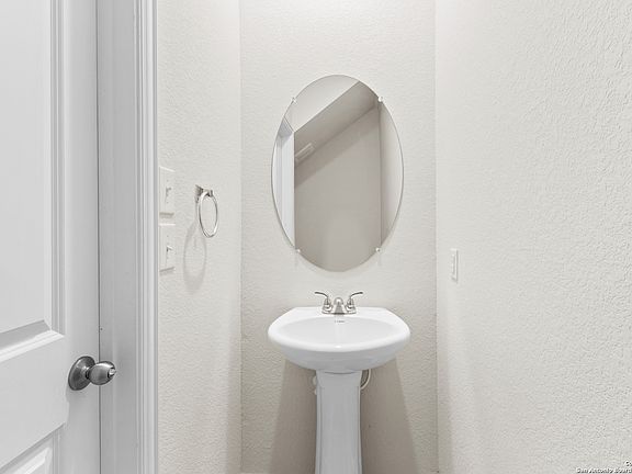 4th image of 8904 Portobello Way