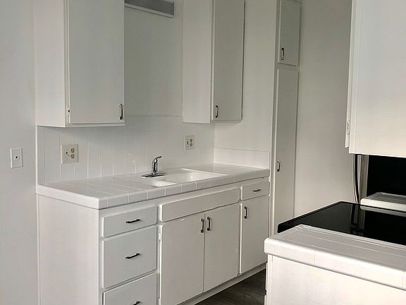 5th image of 1446 Brockton Ave APT 2
