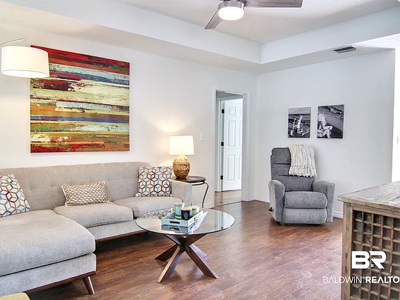 4th image of 5107 Pine Way