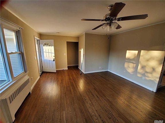 5th image of 119 Cedar Ave