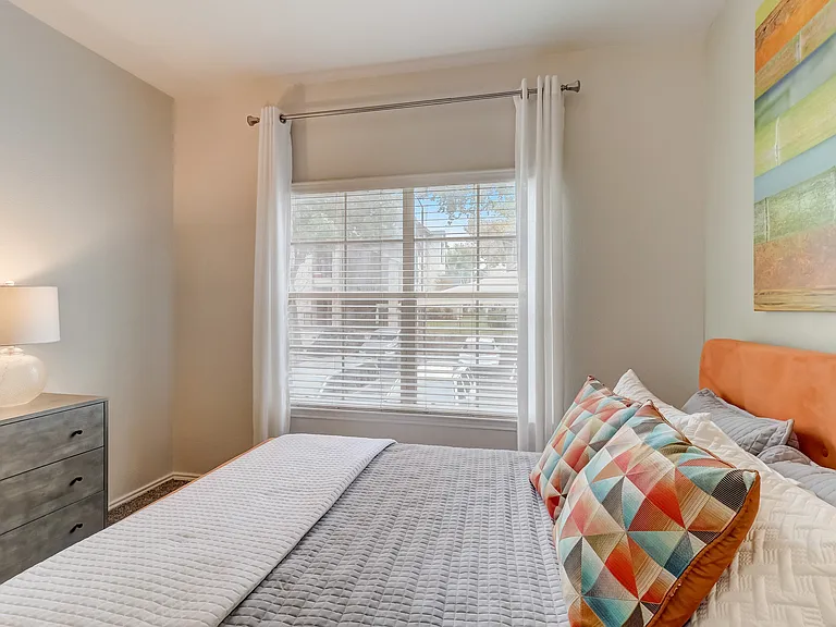 Riverbend Apartments — Photo 13