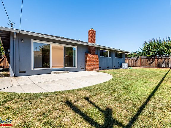 5th image of 2564 Malaga Dr