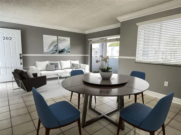 6211 SW 131st Ct APT 202, Miami, FL 33183