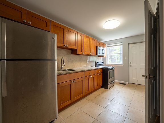 5th image of 5350 Chancellor St #1