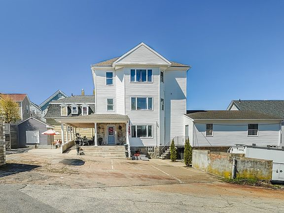 3rd image of 471-471 Division St #473