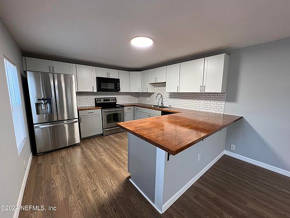4th image of 106 PINE Drive