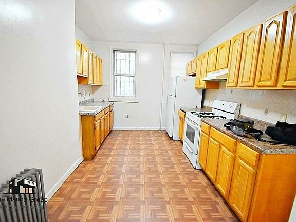 3rd image of 262 Kingsland Ave Ste 1
