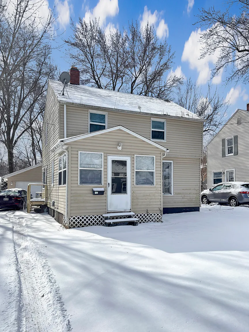 1023 W Spruce Ave photo 1