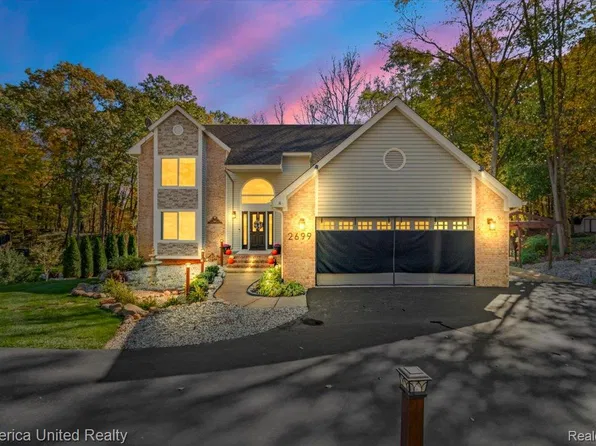 2699 Kathleen Dr, Brighton, MI 48114