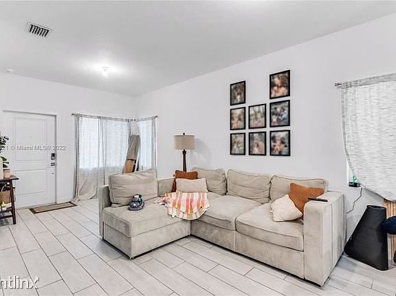 4th image of 1791 SE 8th Pl