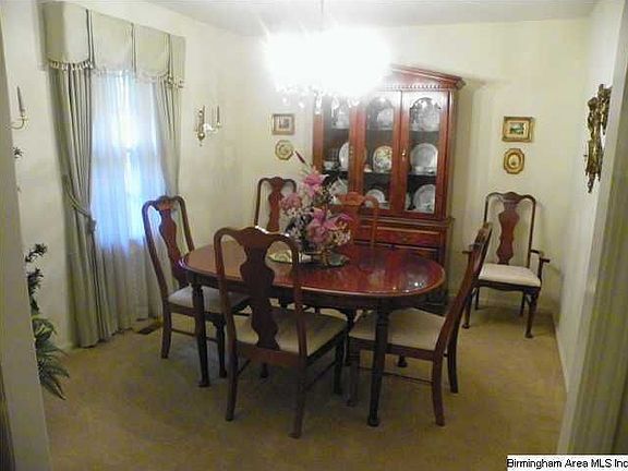 3rd image of 833 Northcrest Dr