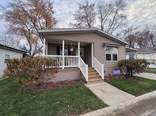 173 Northshore Rd, Elgin, IL 60123