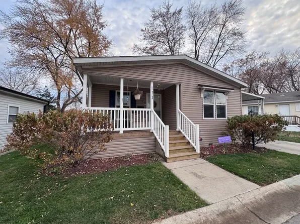 173 Northshore Rd, Elgin, IL 60123