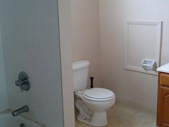 5th image of 63 Pioneer St