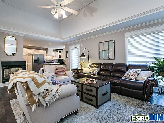 2nd image of 795 Carriage Hill Dr