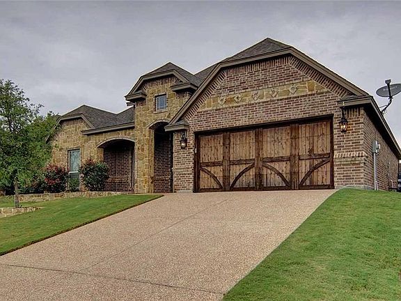2nd image of 214 Bay Hill Dr