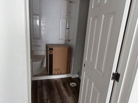 4th image of 233 N Holmes Ave
