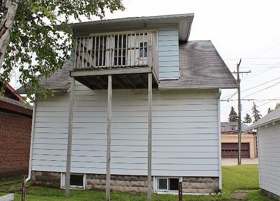 3rd image of 111 Garden St