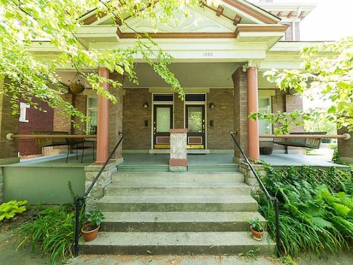 Welcome to 1305-1307 Bryd