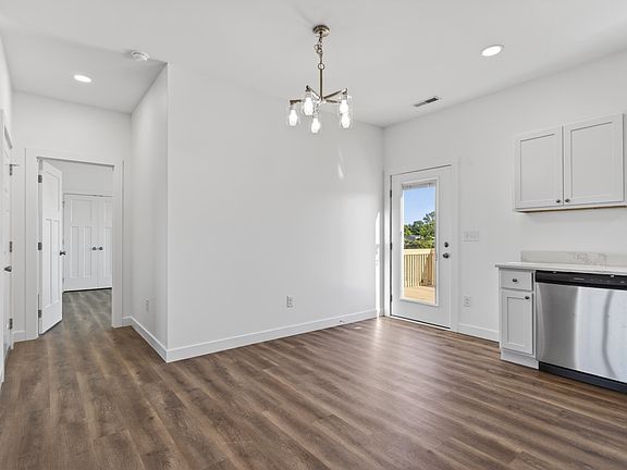 5th image of 1315 Mercer Ave