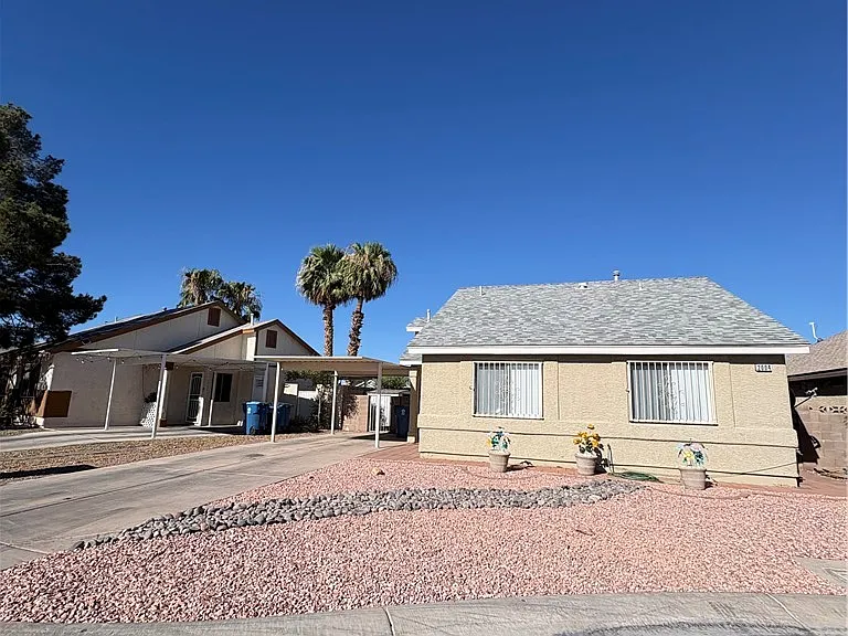2004 Ullom Dr — Photo 1