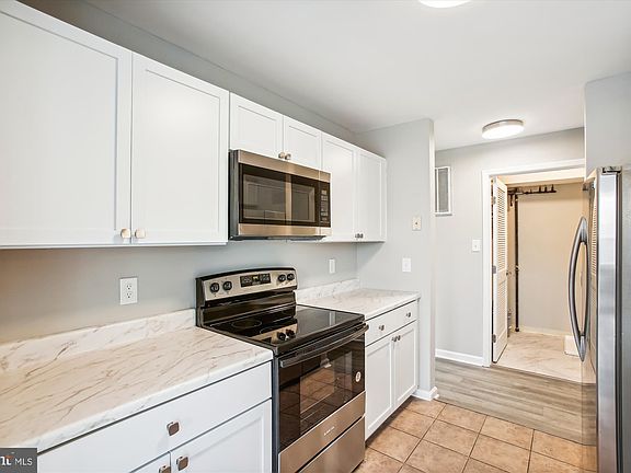 4th image of 7526 Coxton Ct #67