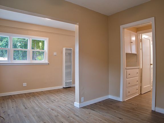 4th image of 290 Mariposa Ave #1/2
