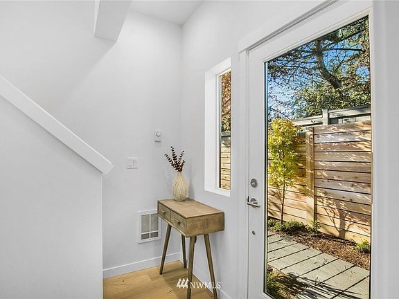 4th image of 18514 Meridian Avenue N #C