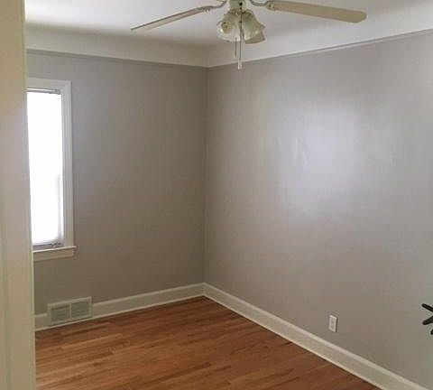 3rd image of 23021 Firwood Ave