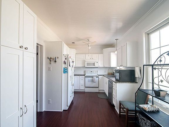 5th image of 807 Poplar St #B
