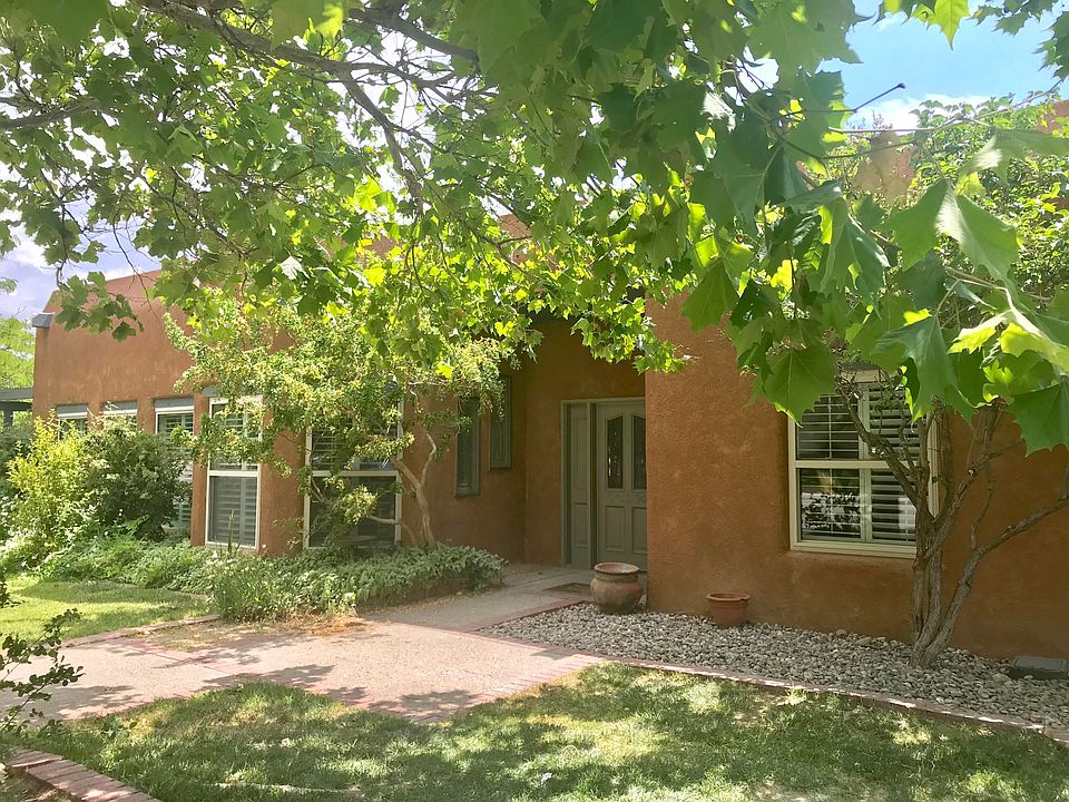 1st image of 4901 Calle De Luna NE