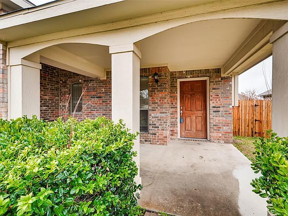 3rd image of 1509 Cowtown Dr